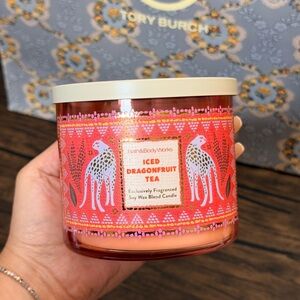 Bath & Body Works Iced Dragonfruit Tea Candle - Vibrant Pink